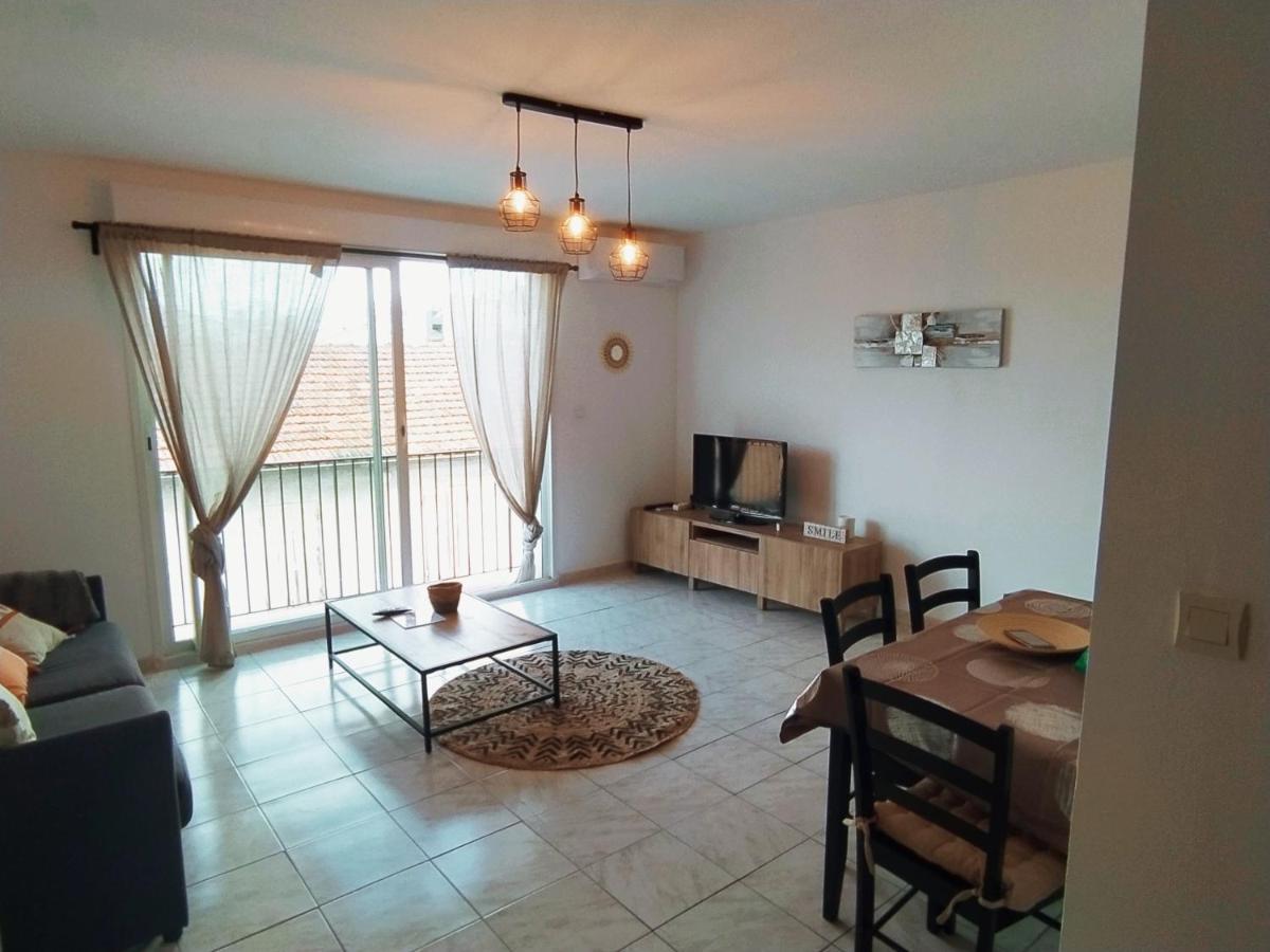 Appartement Centre Ville A Deux Pas De La Plage Le Grau-du-Roi Ngoại thất bức ảnh